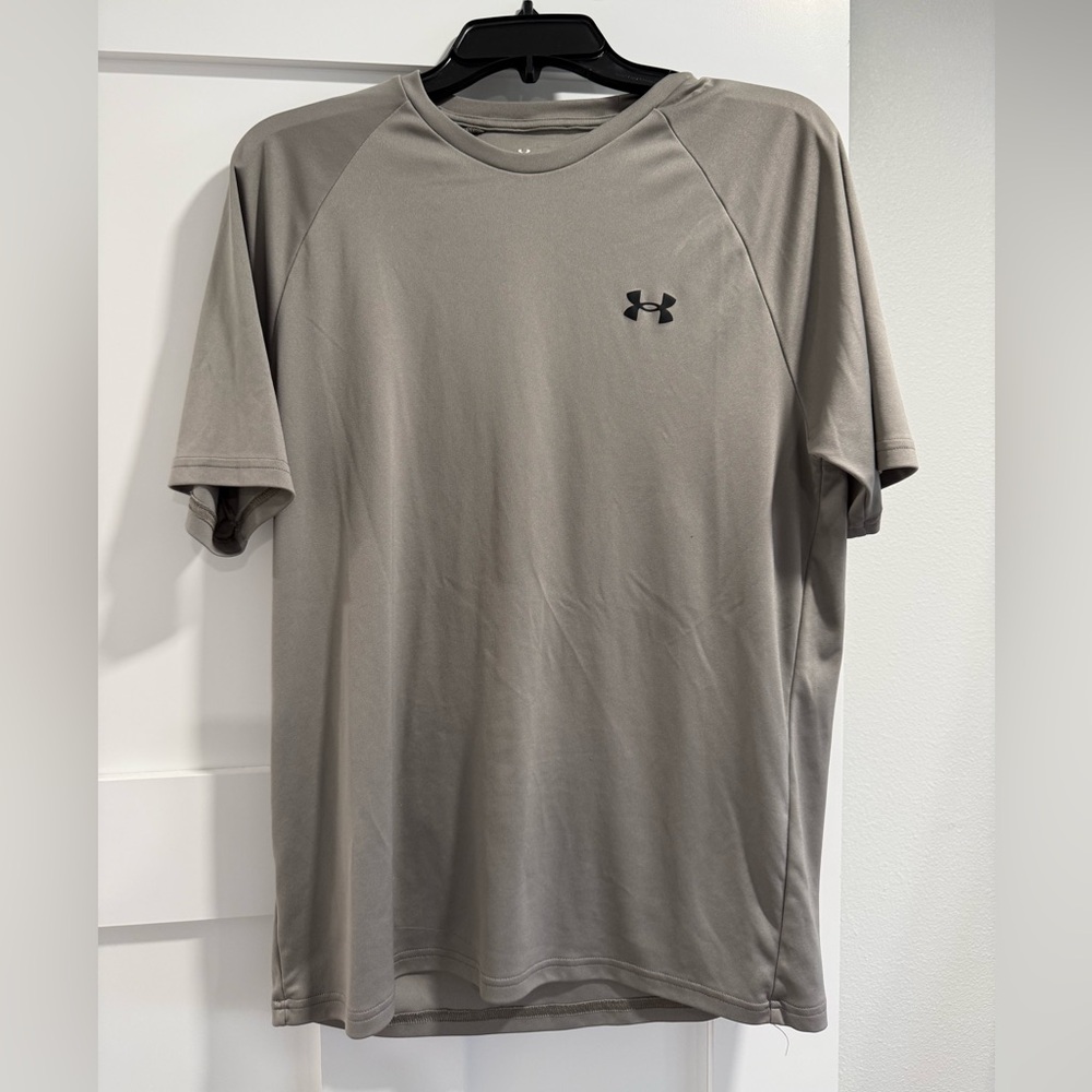 Under Armour Men's Short Sleeve Tee in Gray